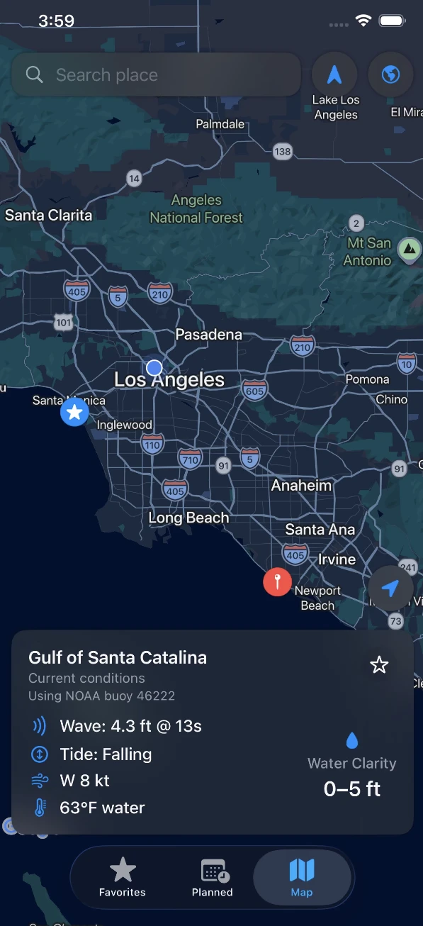 SeaThrough map of the Los Angeles coast with a dropped pin, showing NOAA buoy conditions and a 0–5 ft water clarity forecast